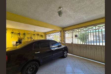 Casa à venda com 212m², 3 quartos e 3 vagas Casa à venda com 212m², 3 quartos e 3 vagasGaragem