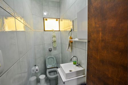 Casa à venda com 212m², 3 quartos e 3 vagas Casa à venda com 212m², 3 quartos e 3 vagasLavabo