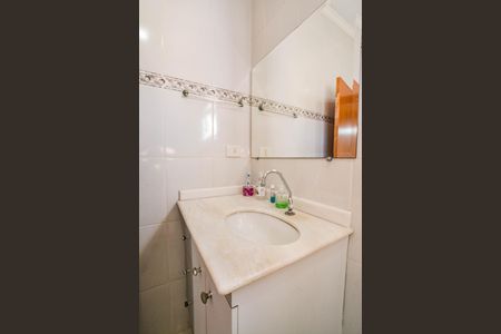 Casa à venda com 212m², 3 quartos e 3 vagas Casa à venda com 212m², 3 quartos e 3 vagasBanheiro Social