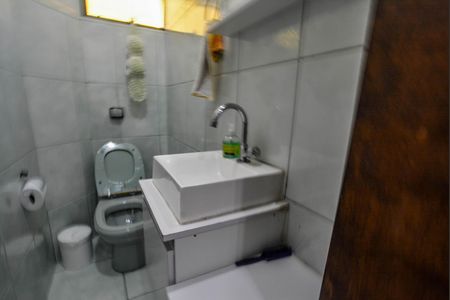 Casa à venda com 212m², 3 quartos e 3 vagas Casa à venda com 212m², 3 quartos e 3 vagasLavabo