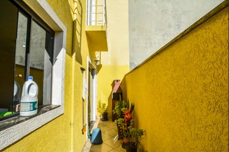 Casa à venda com 212m², 3 quartos e 3 vagas Casa à venda com 212m², 3 quartos e 3 vagasÁrea externa