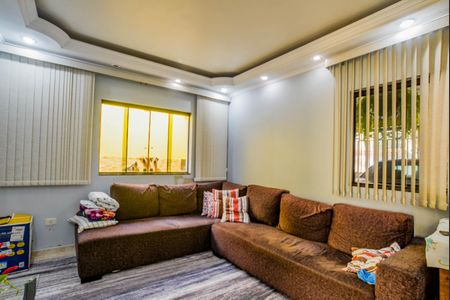 Casa à venda com 212m², 3 quartos e 3 vagas Casa à venda com 212m², 3 quartos e 3 vagasSala