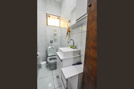 Casa à venda com 212m², 3 quartos e 3 vagas Casa à venda com 212m², 3 quartos e 3 vagasLavabo