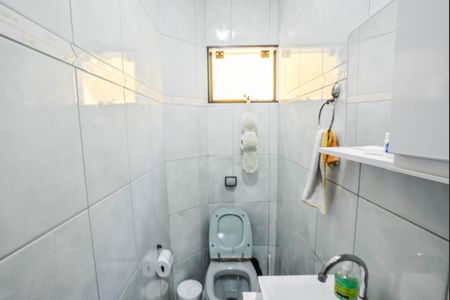 Casa à venda com 212m², 3 quartos e 3 vagas Casa à venda com 212m², 3 quartos e 3 vagasLavabo