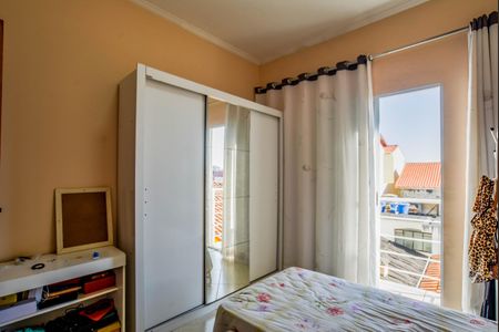 Casa à venda com 212m², 3 quartos e 3 vagas Casa à venda com 212m², 3 quartos e 3 vagasQuarto 2