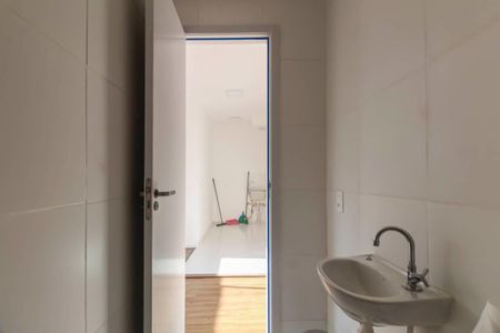 Banheiro de apartamento para alugar com 2 quartos, 32m² em Quinta da Paineira, São Paulo