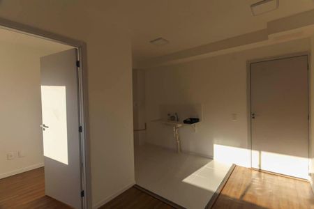 Sala/Cozinha de apartamento para alugar com 2 quartos, 32m² em Quinta da Paineira, São Paulo