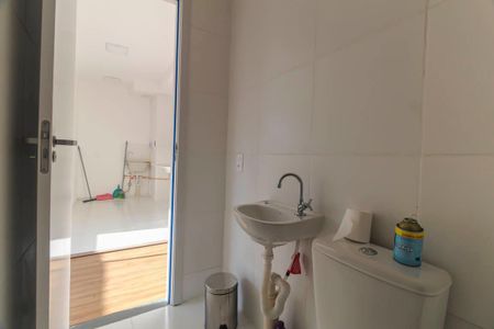 Banheiro de apartamento para alugar com 2 quartos, 32m² em Quinta da Paineira, São Paulo