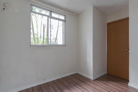 Quarto 2 de apartamento para alugar com 2 quartos, 43m² em Jardim Dona Leopoldina, Porto Alegre