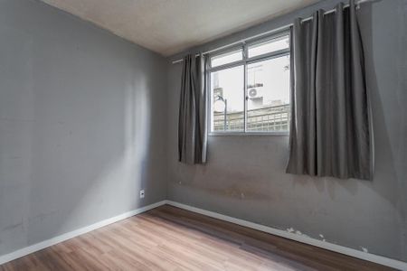 Quarto 1 de apartamento para alugar com 2 quartos, 43m² em Jardim Dona Leopoldina, Porto Alegre