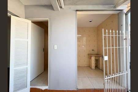Área comum de casa para alugar com 4 quartos, 93m² em Vila Zat, São Paulo