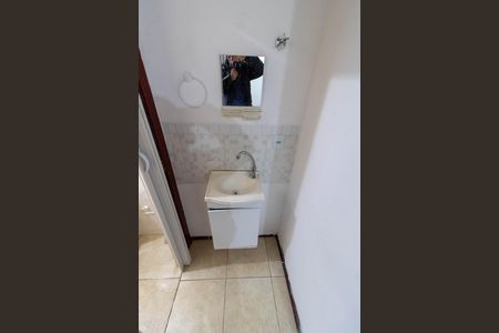 Banheiro de kitnet/studio para alugar com 1 quarto, 21m² em Cidade Universitária, Campinas