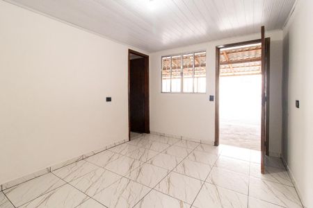 Casa para alugar com 80m², 3 quartos e 3 vagas Casa para alugar com 80m², 3 quartos e 3 vagasSala