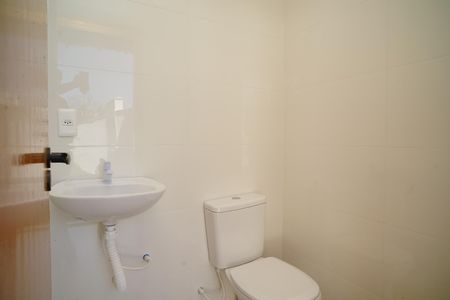Casa para alugar com 404m², 2 quartos e 2 vagas Casa para alugar com 404m², 2 quartos e 2 vagasBanheiro área externa