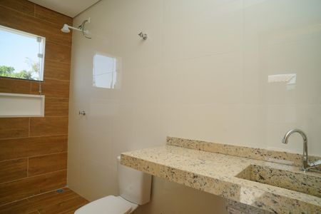 Casa para alugar com 404m², 2 quartos e 2 vagas Casa para alugar com 404m², 2 quartos e 2 vagasBanheiro do Quarto 2