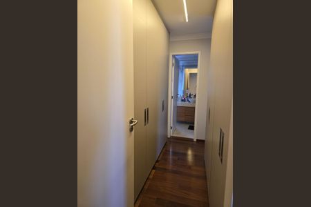 Apartamento à venda com 156m², 3 quartos e 3 vagas Apartamento à venda com 156m², 3 quartos e 3 vagasCorredor