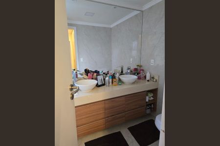 Apartamento à venda com 156m², 3 quartos e 3 vagas Apartamento à venda com 156m², 3 quartos e 3 vagasBanheiro