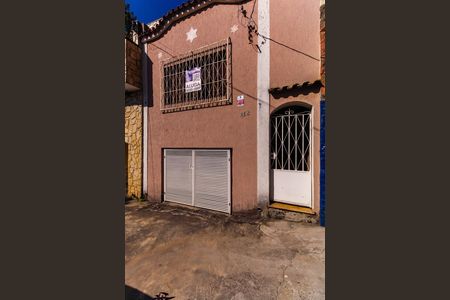 Casa para alugar com 155m², 2 quartos e 1 vaga Casa para alugar com 155m², 2 quartos e 1 vagaFachada