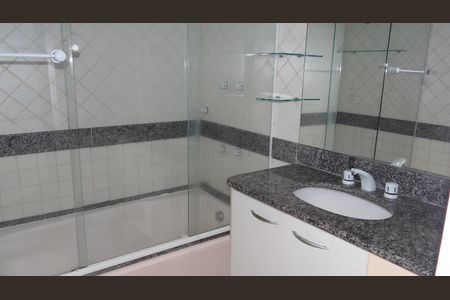 Apartamento para alugar com 185m², 3 quartos e 4 vagas Apartamento para alugar com 185m², 3 quartos e 4 vagas Banheiro Suite 1