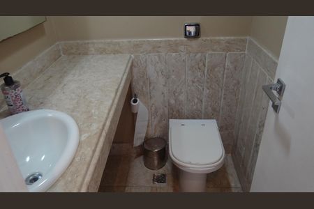 Apartamento para alugar com 185m², 3 quartos e 4 vagas Apartamento para alugar com 185m², 3 quartos e 4 vagasLavabo