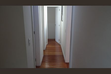 Apartamento para alugar com 185m², 3 quartos e 4 vagas Apartamento para alugar com 185m², 3 quartos e 4 vagasCorredor
