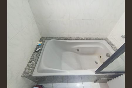 Apartamento para alugar com 185m², 4 quartos e 4 vagas Apartamento para alugar com 185m², 4 quartos e 4 vagasBanheiro suíte 2