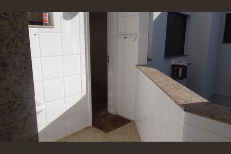 Apartamento para alugar com 185m², 3 quartos e 4 vagas Apartamento para alugar com 185m², 3 quartos e 4 vagasÁrea de serviço