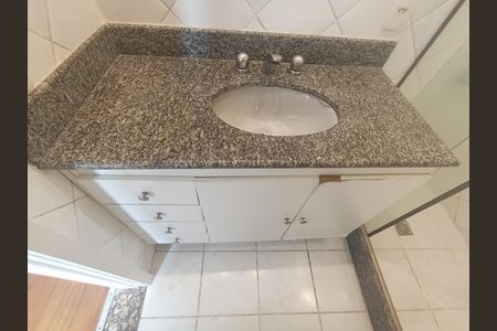 Apartamento para alugar com 185m², 4 quartos e 4 vagas Apartamento para alugar com 185m², 4 quartos e 4 vagasBanheiro suíte 1