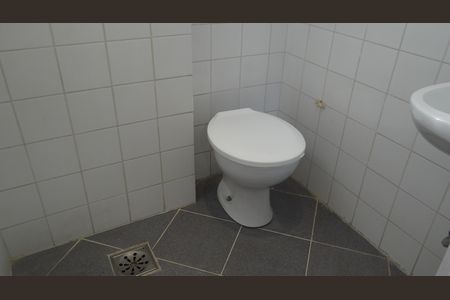 Apartamento para alugar com 185m², 3 quartos e 4 vagas Apartamento para alugar com 185m², 3 quartos e 4 vagasBanheiro de serviço