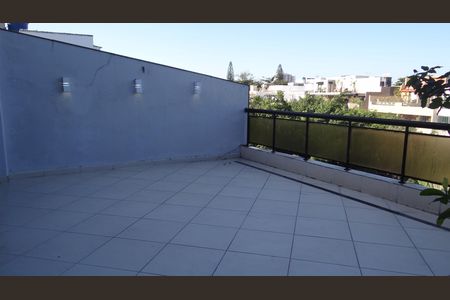 Apartamento para alugar com 185m², 3 quartos e 4 vagas Apartamento para alugar com 185m², 3 quartos e 4 vagasVaranda