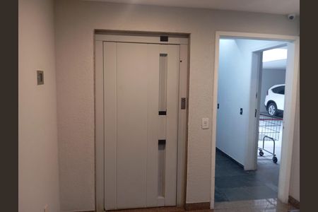 Elevador  de apartamento para alugar com 4 quartos, 185m² em Barra da Tijuca, Rio de Janeiro
