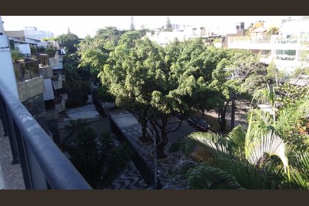 Apartamento para alugar com 185m², 3 quartos e 4 vagas Apartamento para alugar com 185m², 3 quartos e 4 vagasVista da varanda