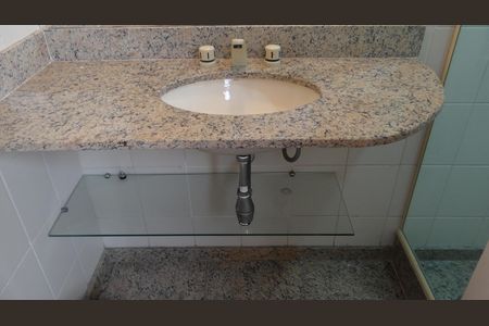 Apartamento para alugar com 185m², 3 quartos e 4 vagas Apartamento para alugar com 185m², 3 quartos e 4 vagasBanheiro social