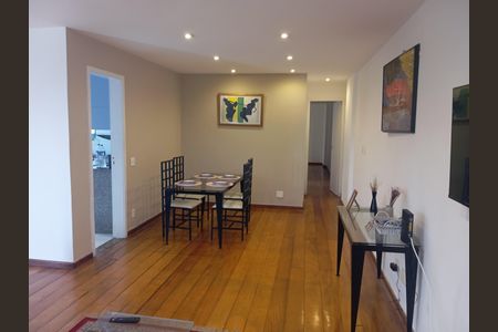 Apartamento para alugar com 185m², 4 quartos e 4 vagas Apartamento para alugar com 185m², 4 quartos e 4 vagasSala