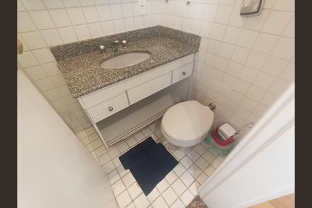 Apartamento para alugar com 185m², 4 quartos e 4 vagas Apartamento para alugar com 185m², 4 quartos e 4 vagasBanheiro