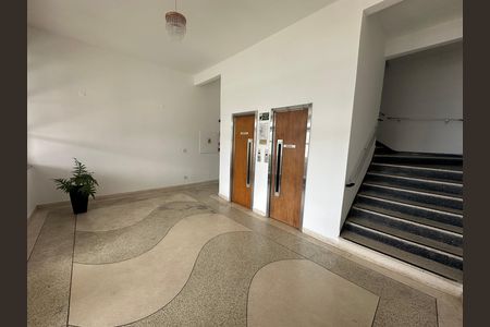 Hall de entrada de apartamento para alugar com 1 quarto, 40m² em Parque Prainha, São Vicente