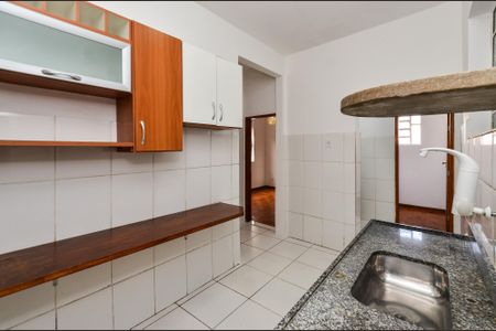 Cozinha de apartamento à venda com 2 quartos, 61m² em Sagrada Família, Belo Horizonte