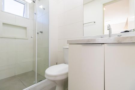 Banheiro da Suíte de apartamento à venda com 2 quartos, 63m² em Empresarial 18 do Forte, Barueri