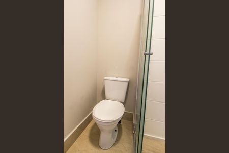 Banheiro de apartamento à venda com 2 quartos, 52m² em Alphaville Empresarial, Barueri