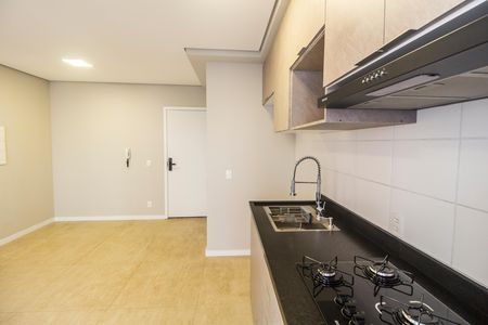 Cozinha de apartamento à venda com 2 quartos, 52m² em Alphaville Empresarial, Barueri