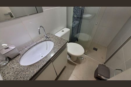 Apartamento à venda com 75m², 3 quartos e 1 vaga Apartamento à venda com 75m², 3 quartos e 1 vagaBanheiro