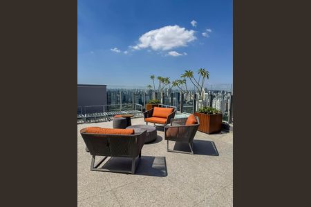 Apartamento para alugar com 107m², 2 quartos e 2 vagas Apartamento para alugar com 107m², 2 quartos e 2 vagasÁrea comum - Piscina