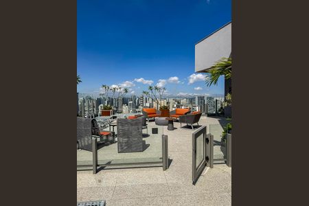 Apartamento para alugar com 107m², 2 quartos e 2 vagas Apartamento para alugar com 107m², 2 quartos e 2 vagasÁrea comum - Piscina