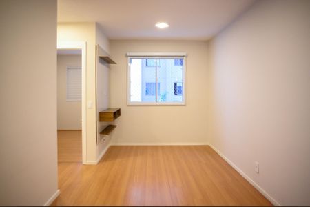 Sala de apartamento para alugar com 2 quartos, 42m² em Jardim Santa Emilia, São Paulo