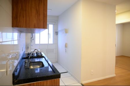 Cozinha de apartamento para alugar com 2 quartos, 42m² em Jardim Santa Emilia, São Paulo
