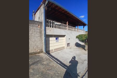 Casa à venda com 400m², 3 quartos e 1 vagaFachada/ Placa G: KYGA-28