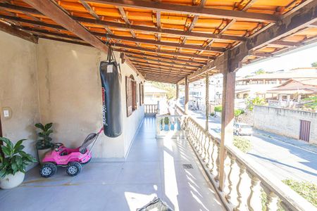 Casa à venda com 400m², 3 quartos e 1 vagaVaranda