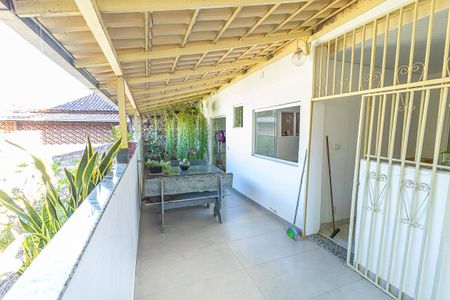 Varanda de casa à venda com 3 quartos, 400m² em Jardim Guanabara, Belo Horizonte