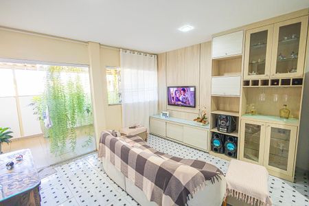 Casa à venda com 400m², 3 quartos e 1 vagaSala casa 2