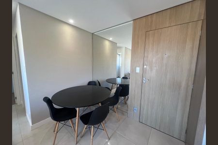 Apartamento para alugar com 77m², 2 quartos e 1 vaga